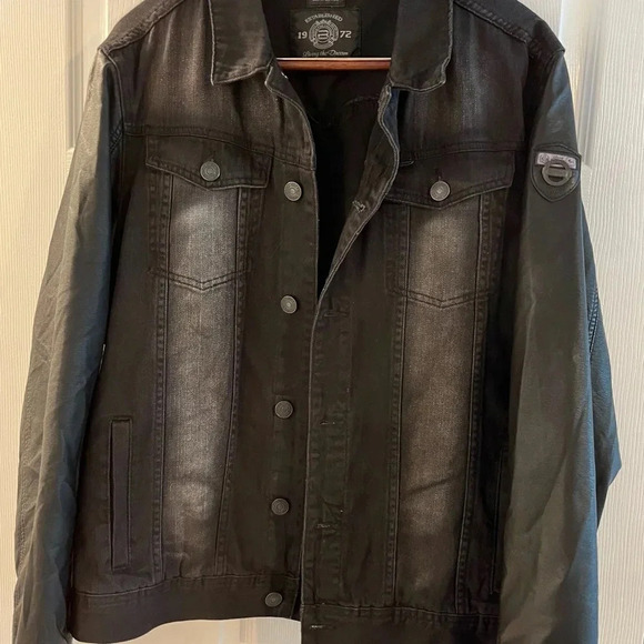 Men’s Black Denim Jacket with Faux Leather sleeves - Picture 5 of 12